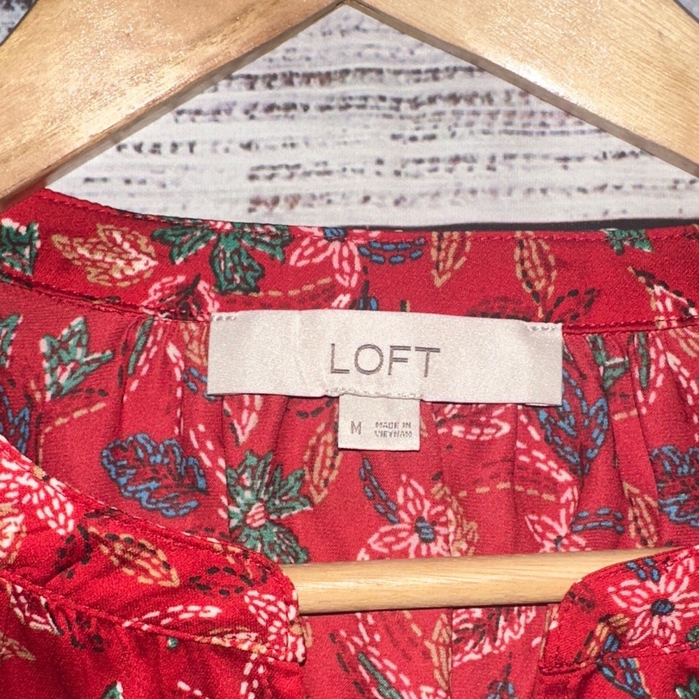 LOFT Red Floral Blouse Sz. M - Picture 2 of 13
